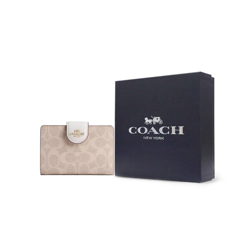 COACH Corner ZipSignature 13