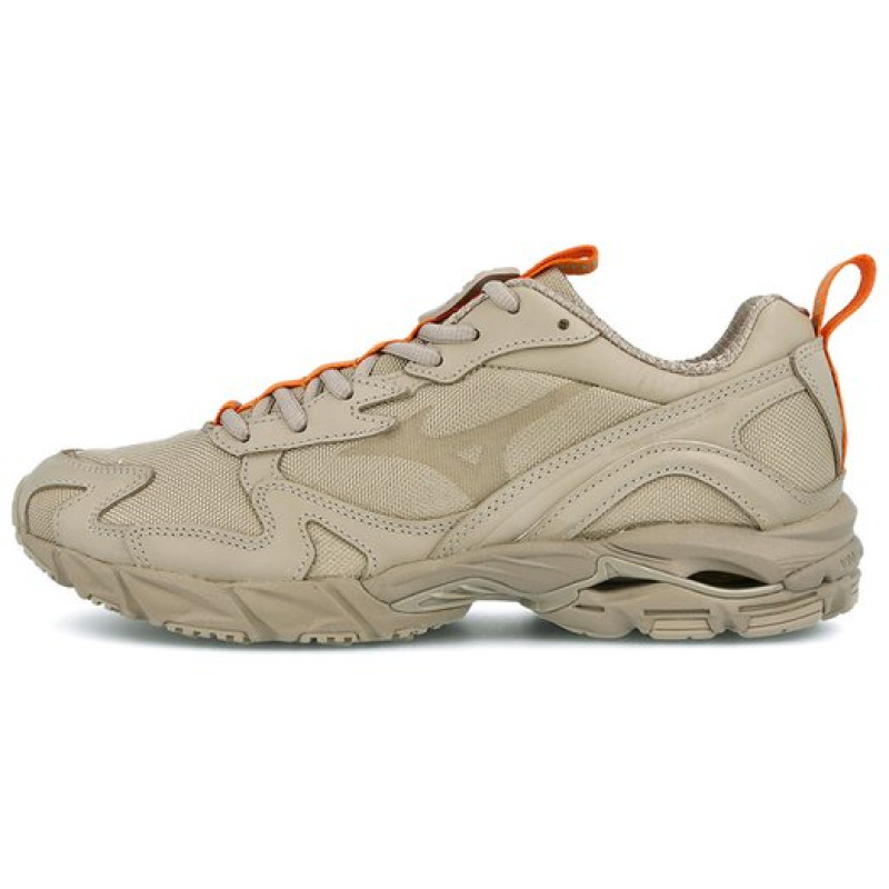 Beams x Mizuno Wave Rider 10
