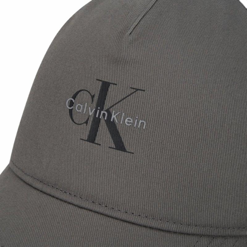 CALVIN KLEIN