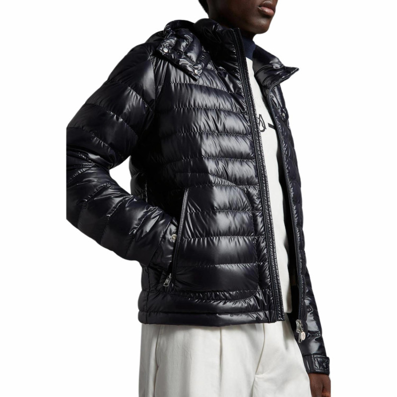 Moncler SS23 LAUROSLogo