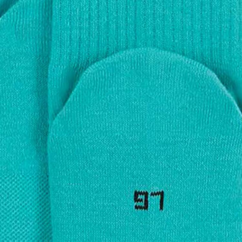 Nike Everyday Essential Logo 2