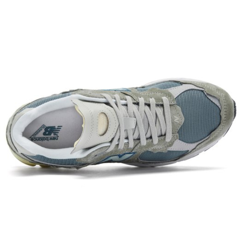 New Balance NB 2002R 