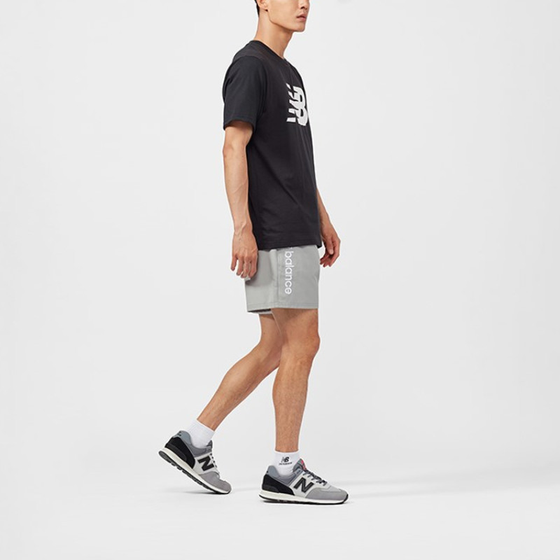 New Balance logoT