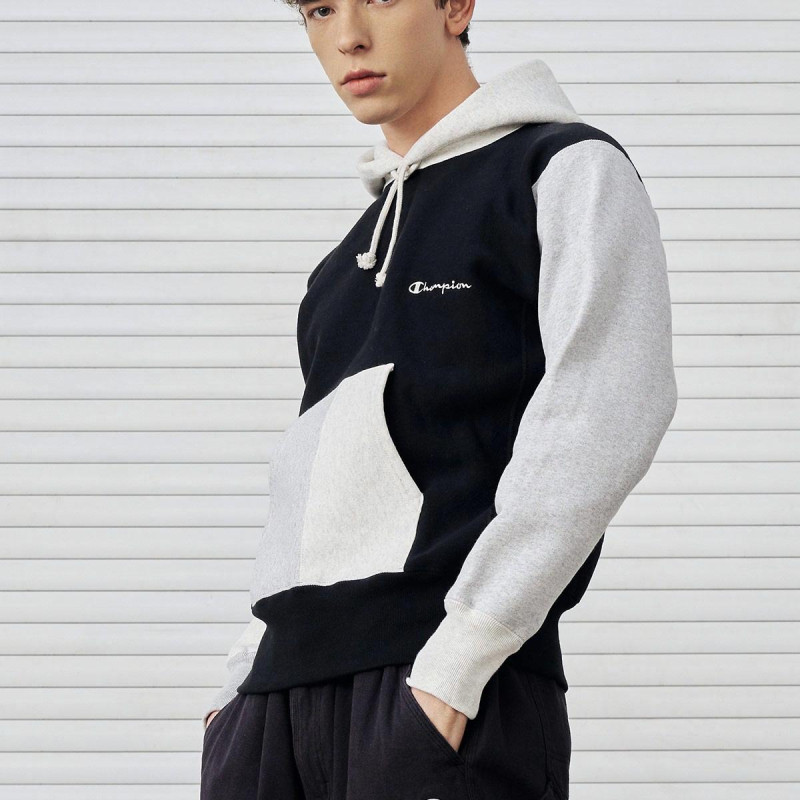 Champion Reverse Weave Logo