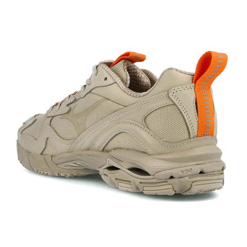Beams x Mizuno Wave Rider 10