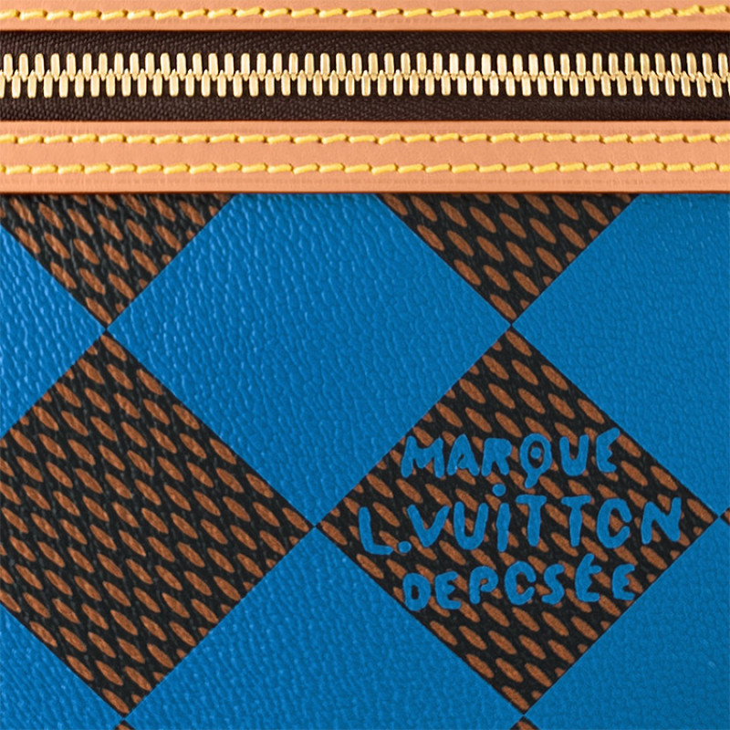 LOUIS VUITTON Chess Messenger