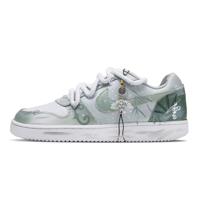 Nike EBERNON