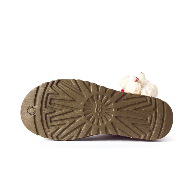 UGG