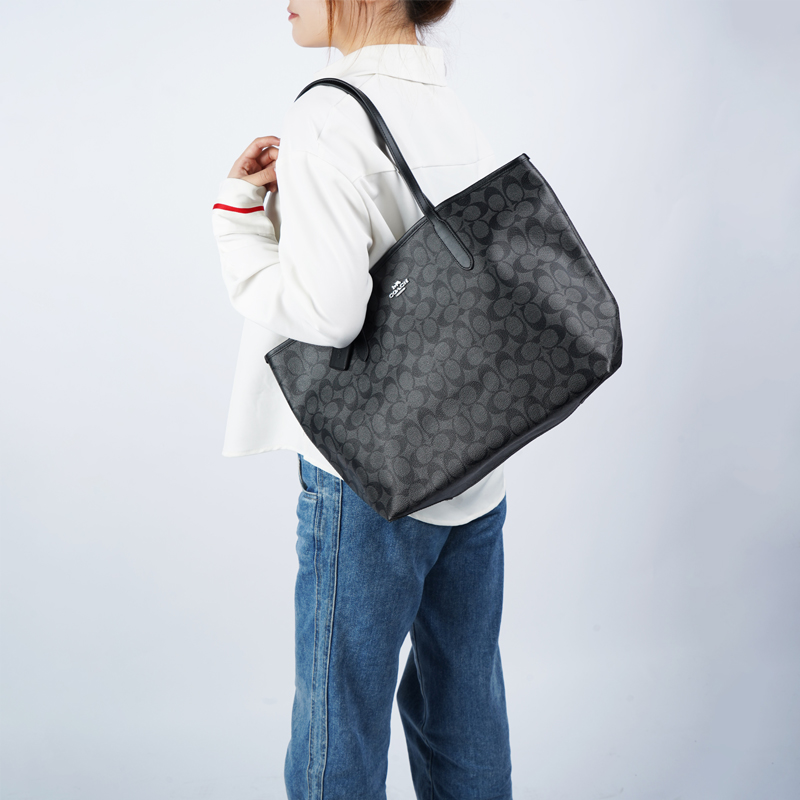 COACH City 33 Tote