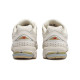 New Balance NB 2002R