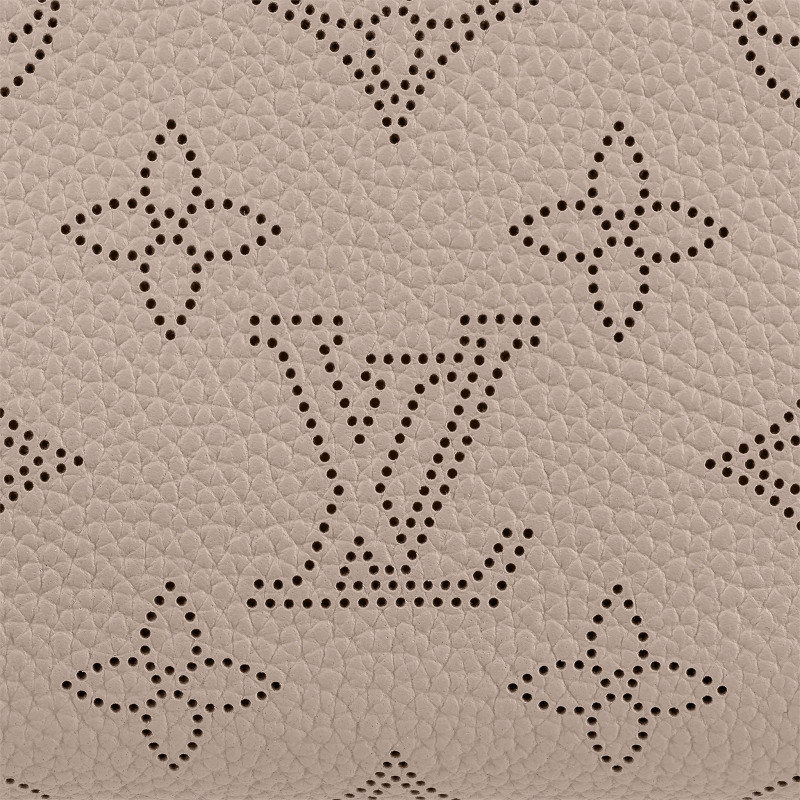LOUIS VUITTON Cla Logo