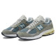 New Balance NB 2002R 
