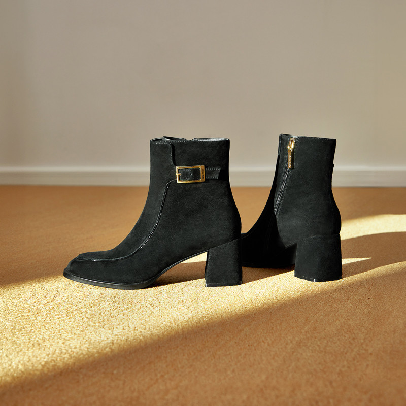 NINE WEST
