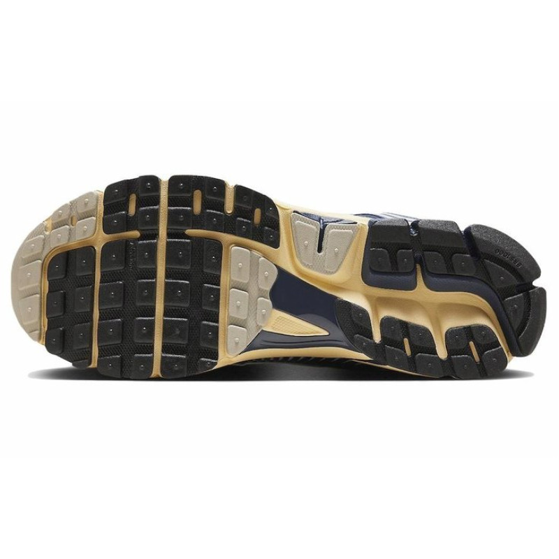 Nike Air Zoom Vomero 5
