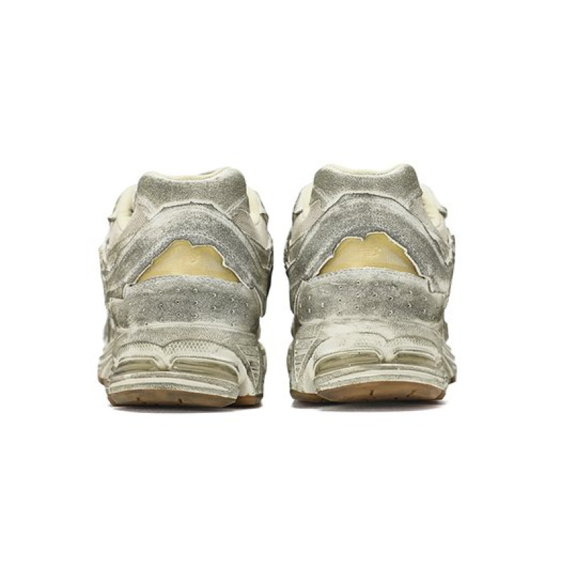New Balance NB 2002R 