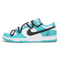 Nike Dunk vibe