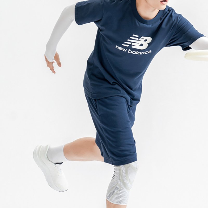 New Balance Logo T