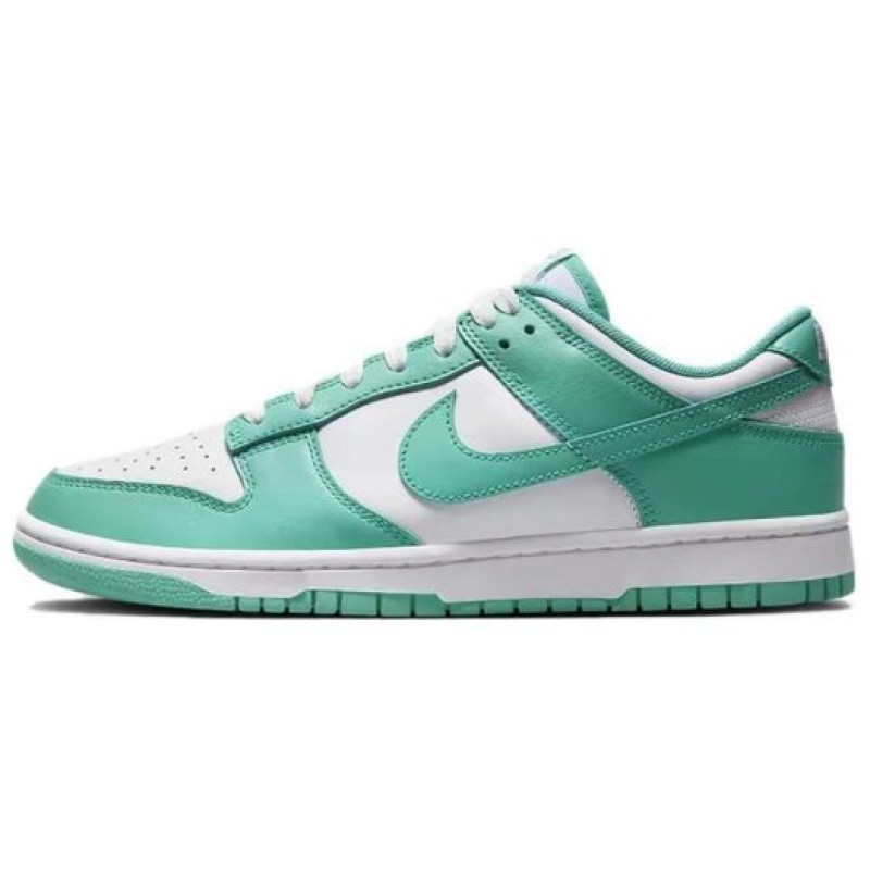 Nike Dunk vibe