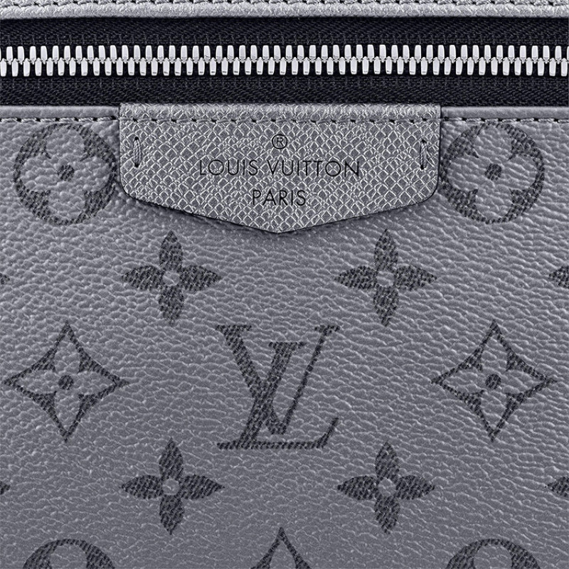 LOUIS VUITTON Discovery Taga