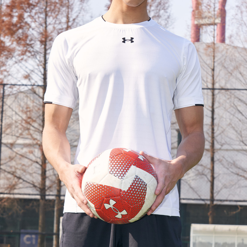 Under Armour T