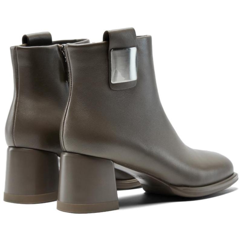 NINE WEST