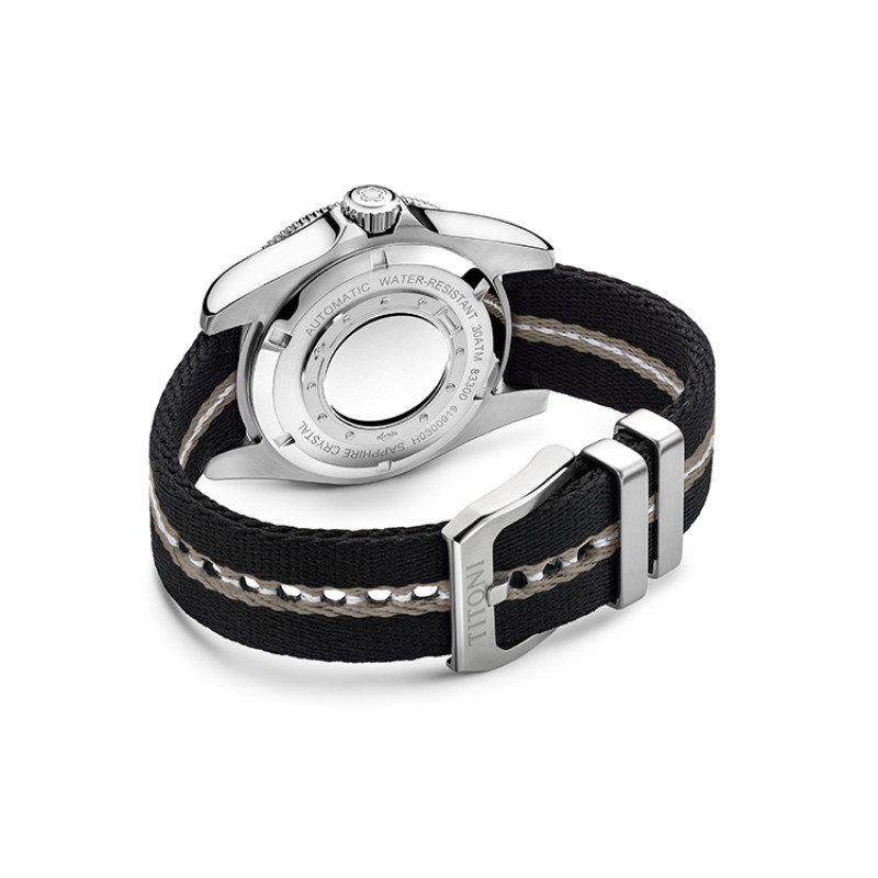 TITONI 300 42mm 83300-SBK-T5-702