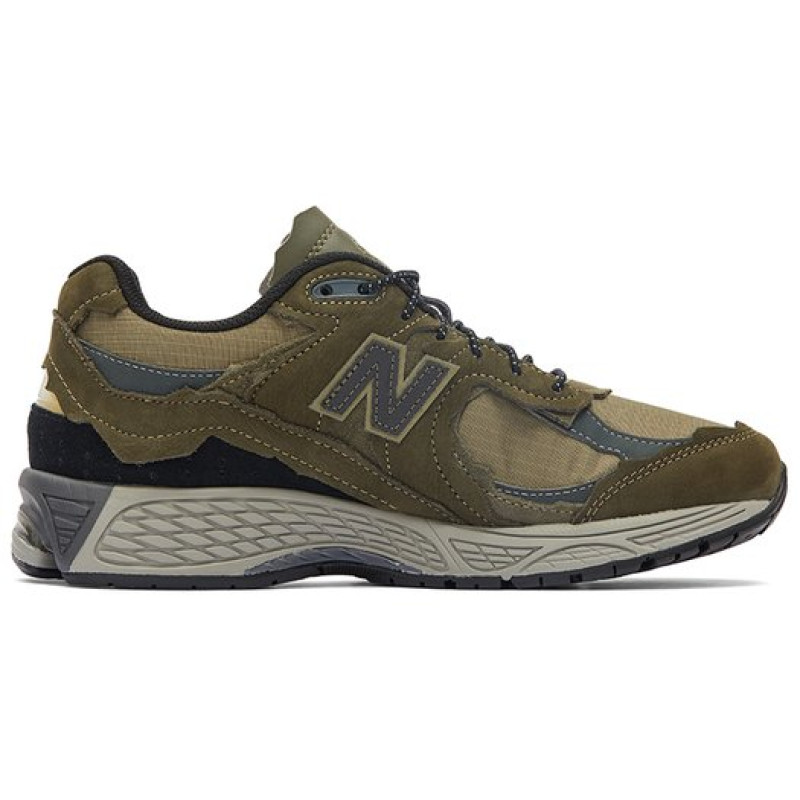 New Balance NB 2002R 
