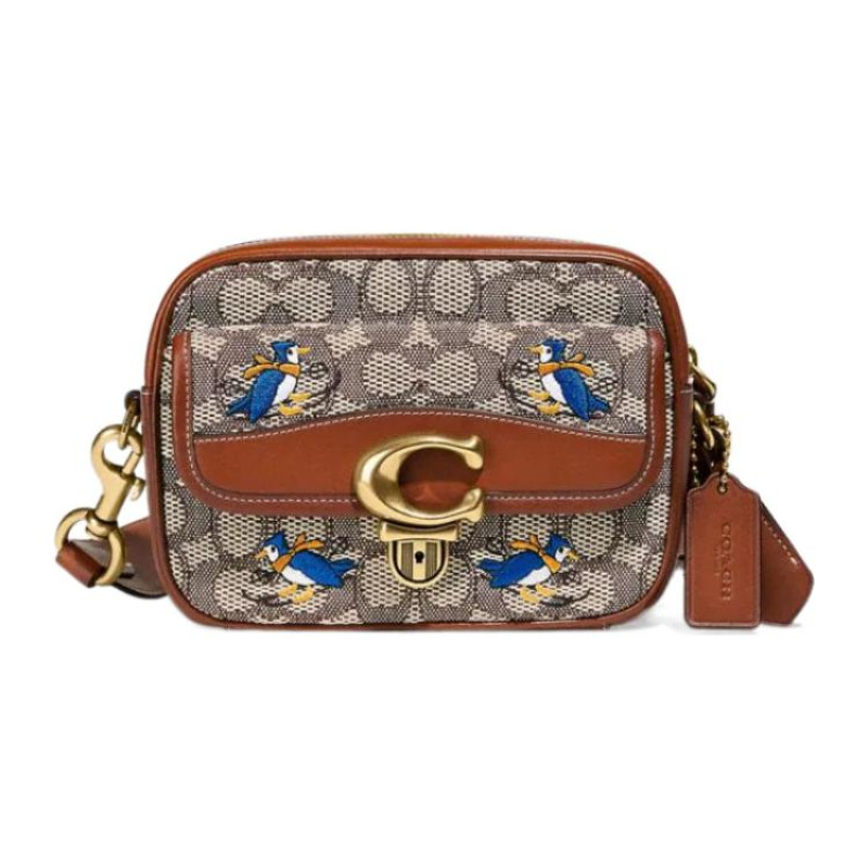COACH Studio 19